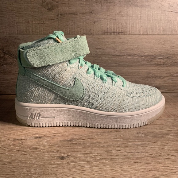 Womens Nike Air Force 1 Flyknit Enamel Green - Picture 2 of 5